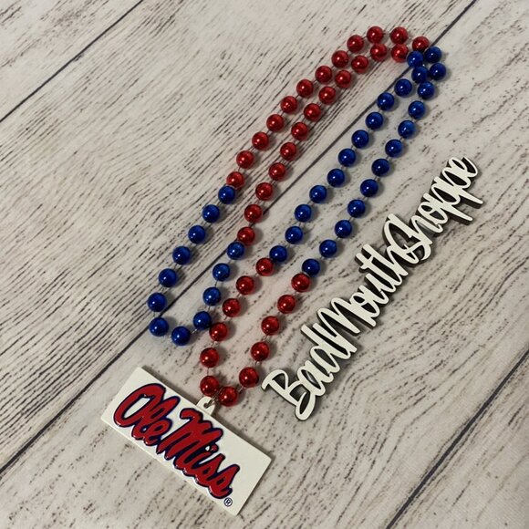 Ole Miss Rebels University of Mississippi Mardi Gras Necklace Beads Souvenir - Picture 2 of 5